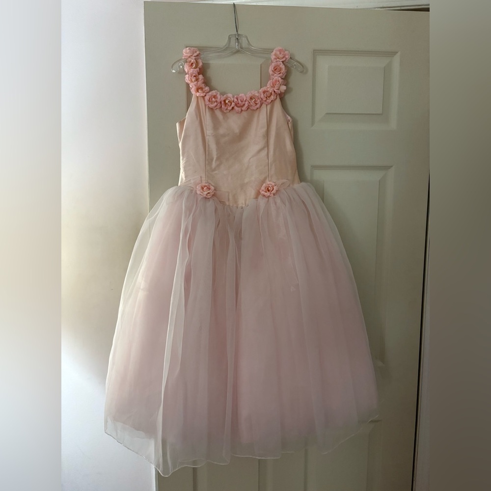 PINK DESIGNER DRESS WITH FLOWERS GIRL’S SIZE 8